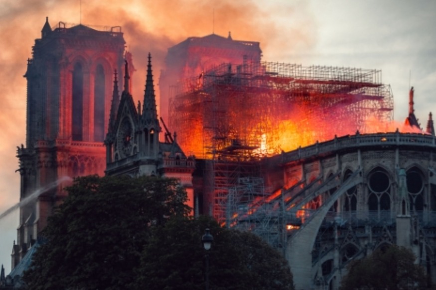 Les premières images de "Notre-Dame Brûle", le film de Jean-Jacques Annaud (BANDE-ANNONCE)